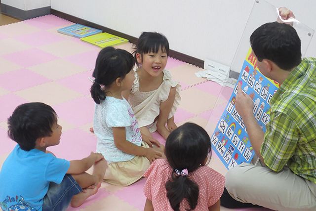 幼稚園クラスのレッスンの様子
